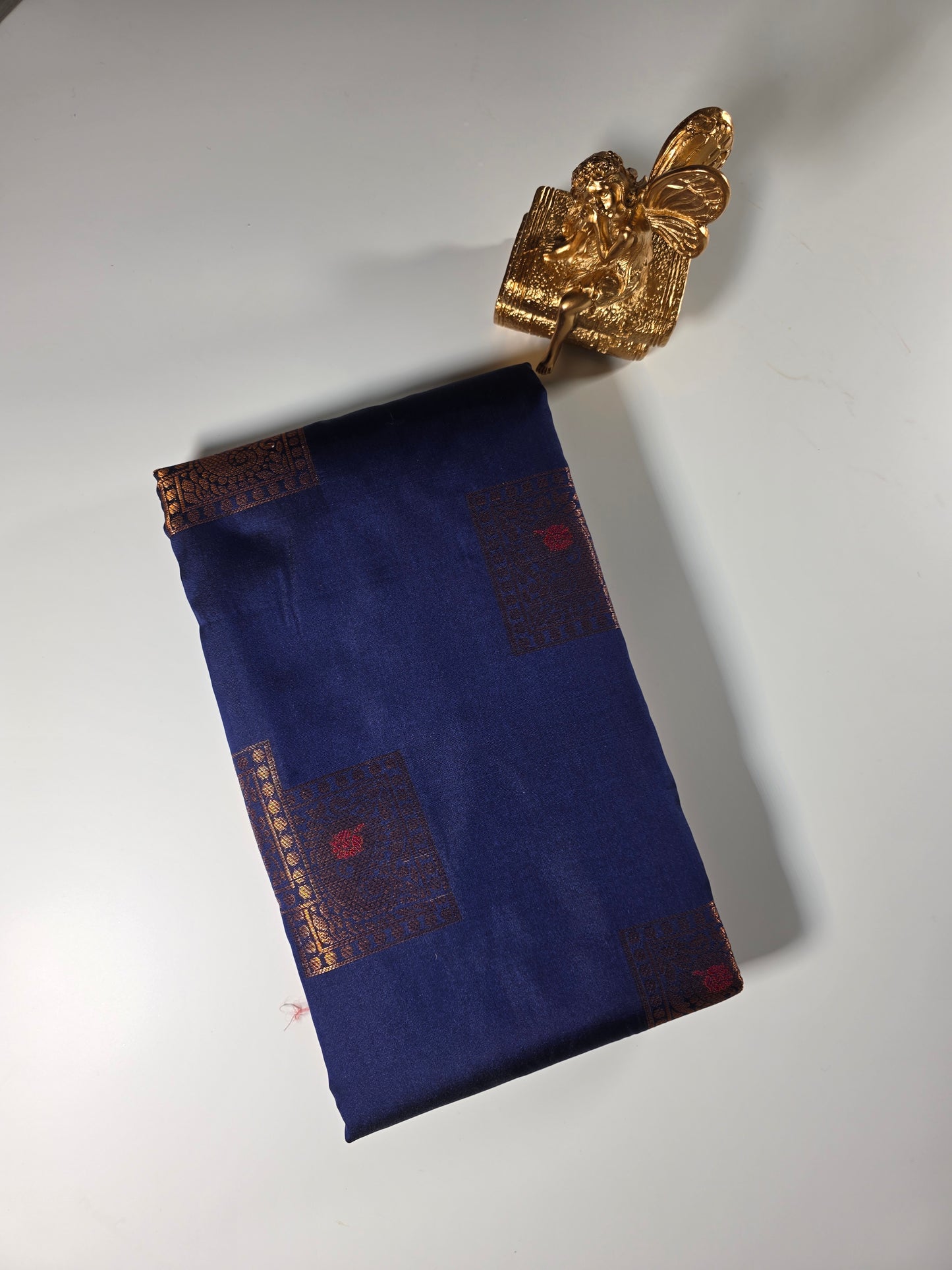 Traditional navy blue Dakshini pattu saree