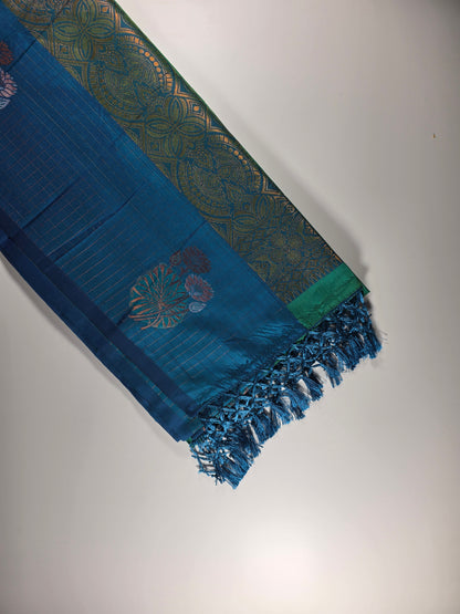 Exquisite Dual-Tone Soft Silk Saree in Peacock Blue and Emerald Green with Zari Floral Motifs