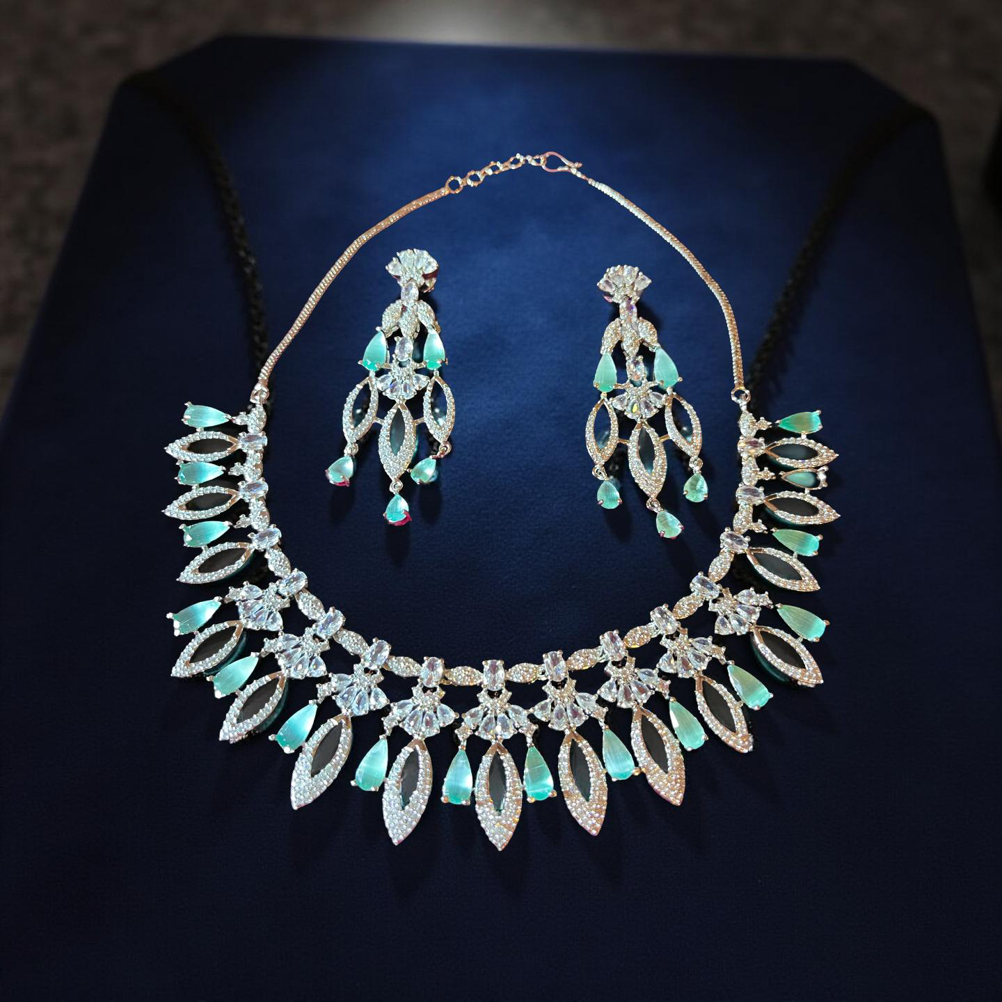 AD necklace set