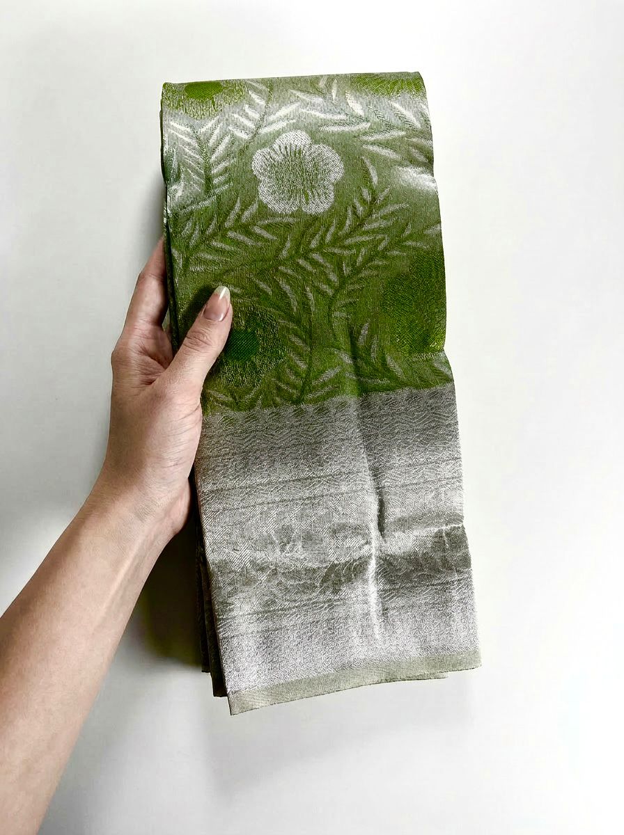 "Exquisite Green Kubera Pattu Saree with Silver Zari Weave"